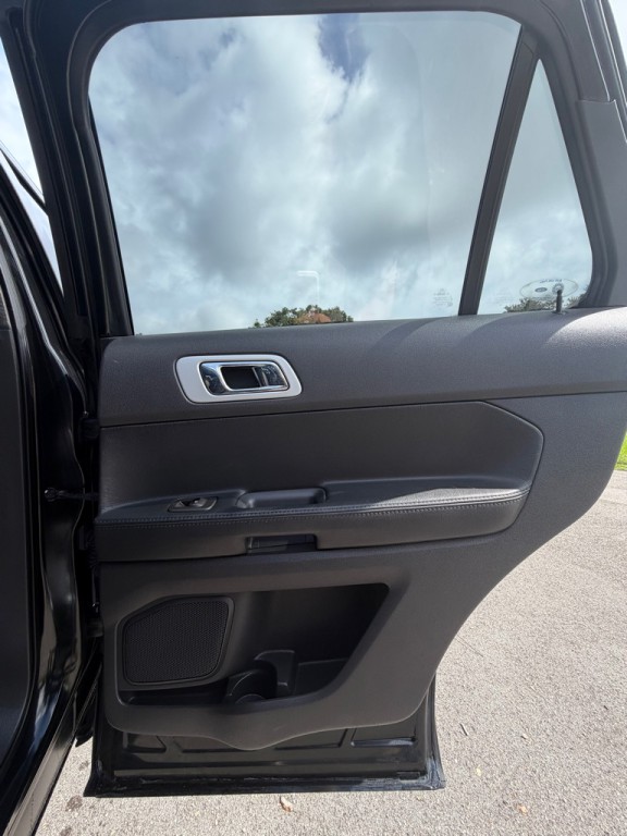 2014 Ford Explorer Image 17