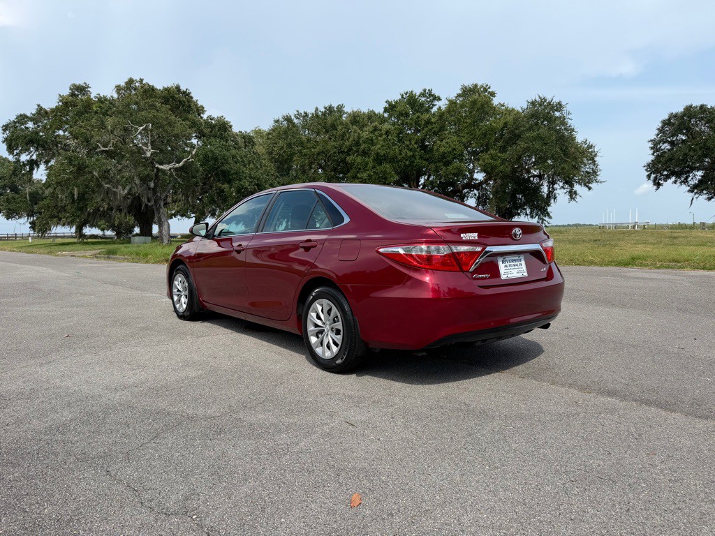 2017 Toyota Camry Image 3