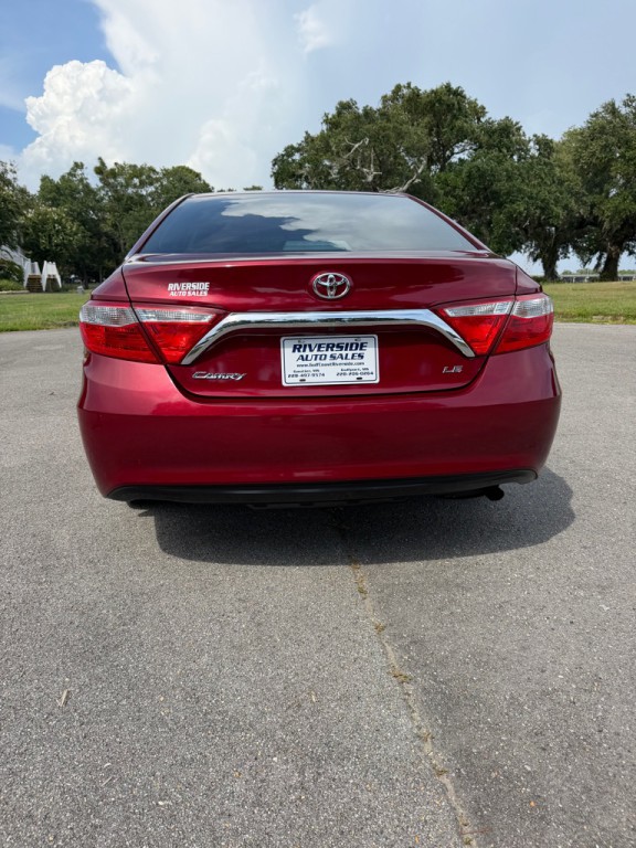 2017 Toyota Camry Image 4
