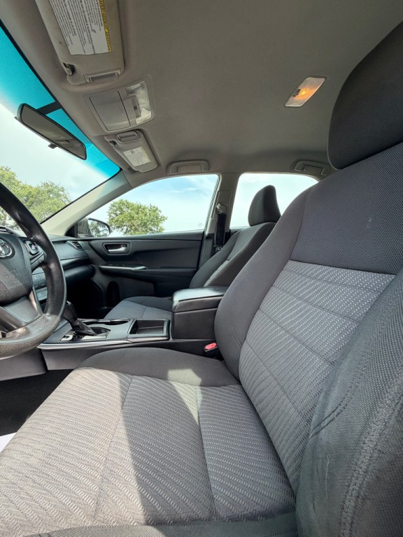 2017 Toyota Camry Image 10
