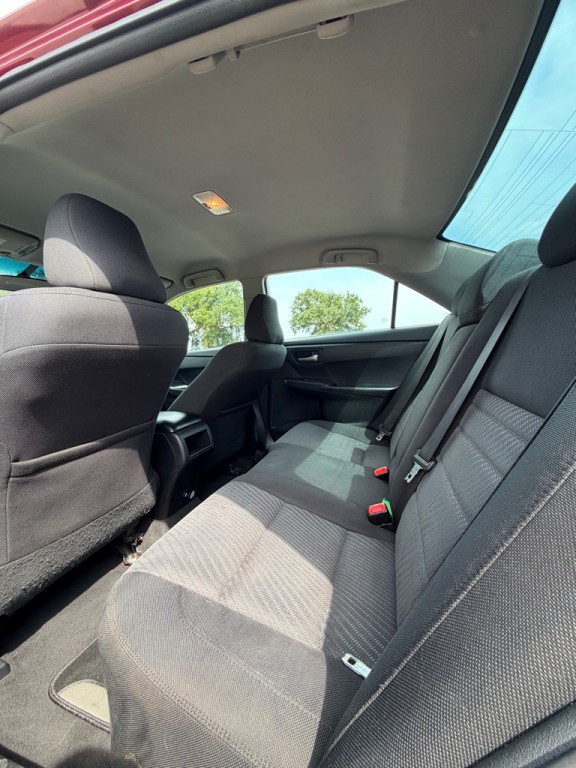 2017 Toyota Camry Image 12