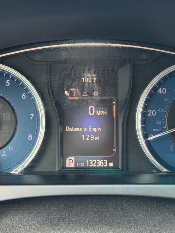 2017 Toyota Camry Image 19