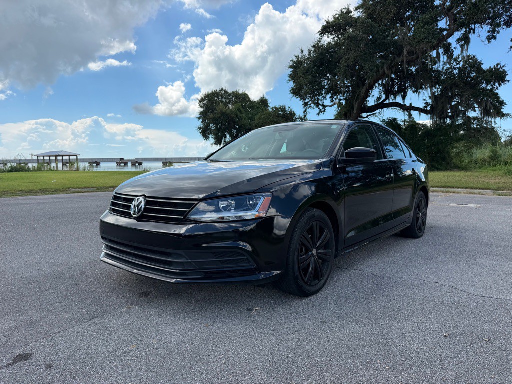 2017 Volkswagen Jetta Image 2