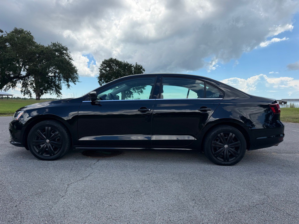 2017 Volkswagen Jetta Image 3