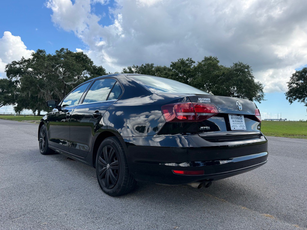 2017 Volkswagen Jetta Image 4