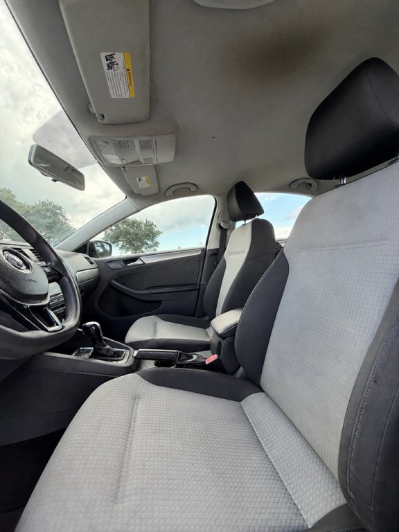 2017 Volkswagen Jetta Image 11
