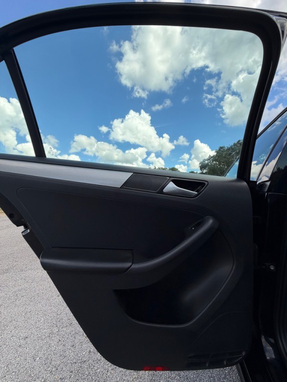 2017 Volkswagen Jetta Image 12