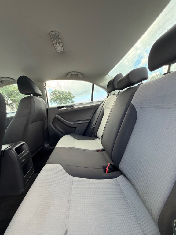 2017 Volkswagen Jetta Image 13
