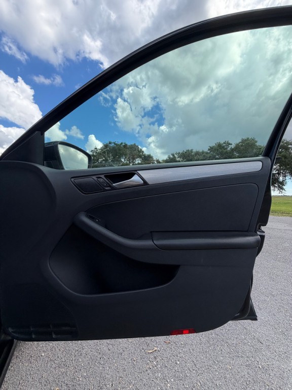 2017 Volkswagen Jetta Image 14