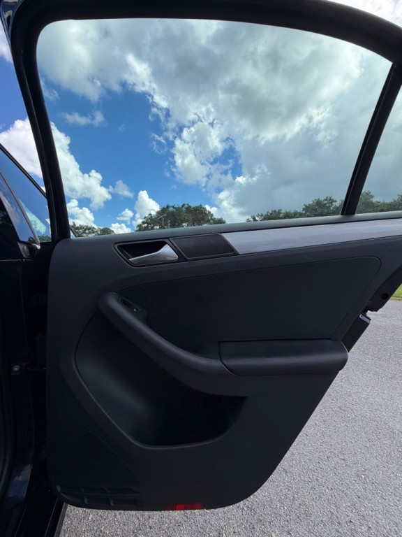2017 Volkswagen Jetta Image 16