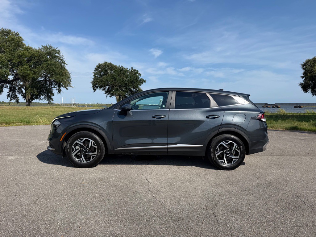 2023 Kia Sportage Image 2