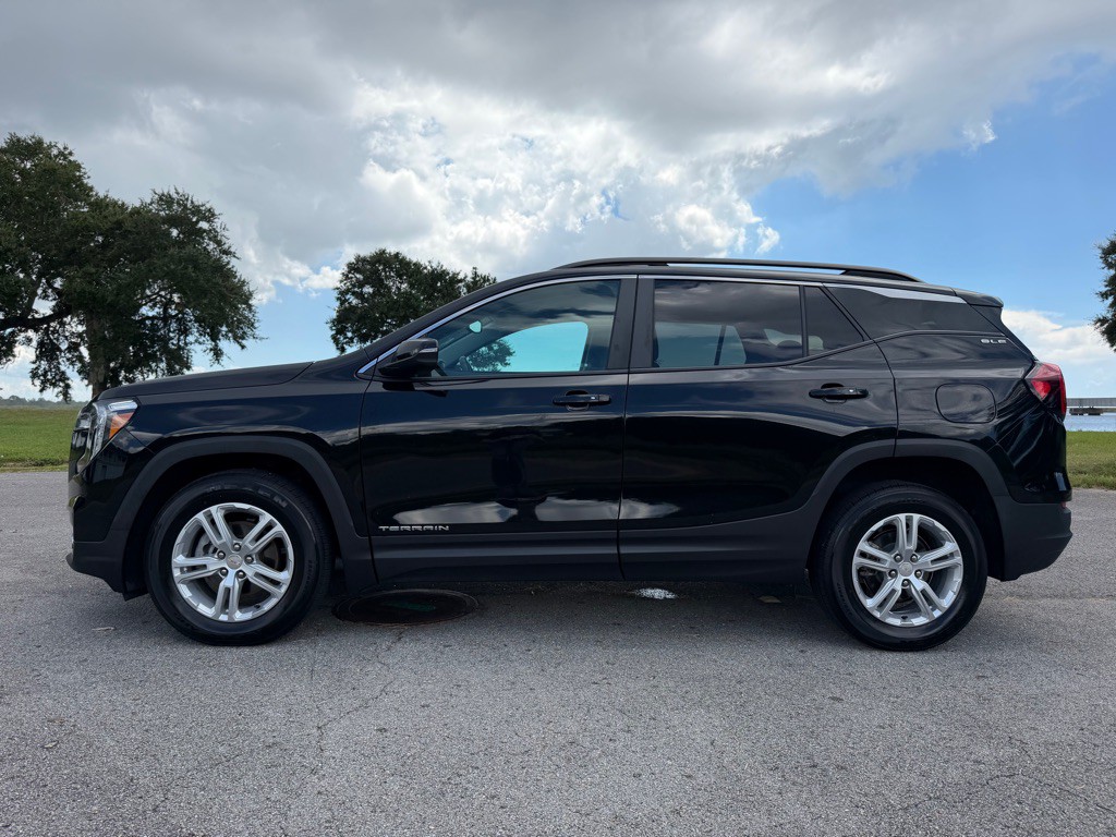 2022 GMC Terrain Image 3