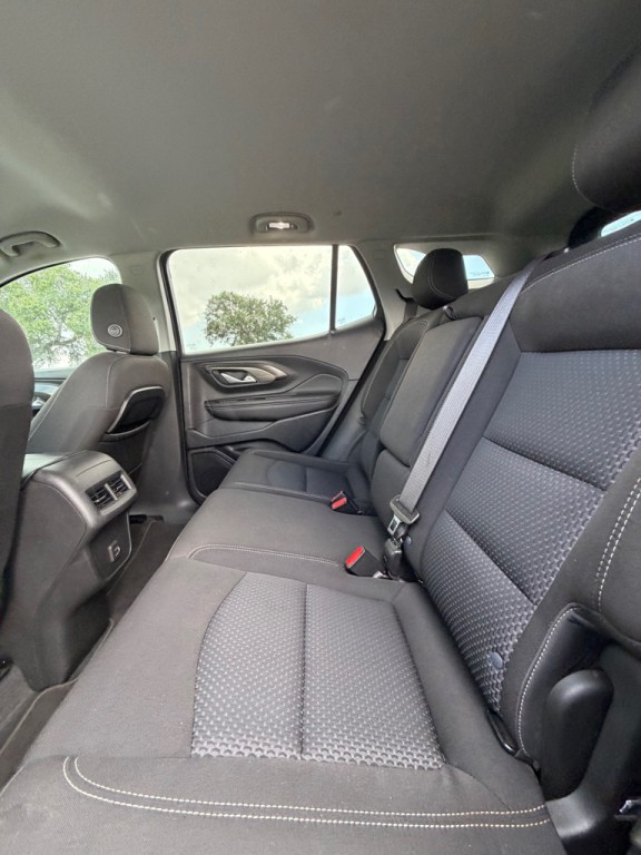 2022 GMC Terrain Image 13