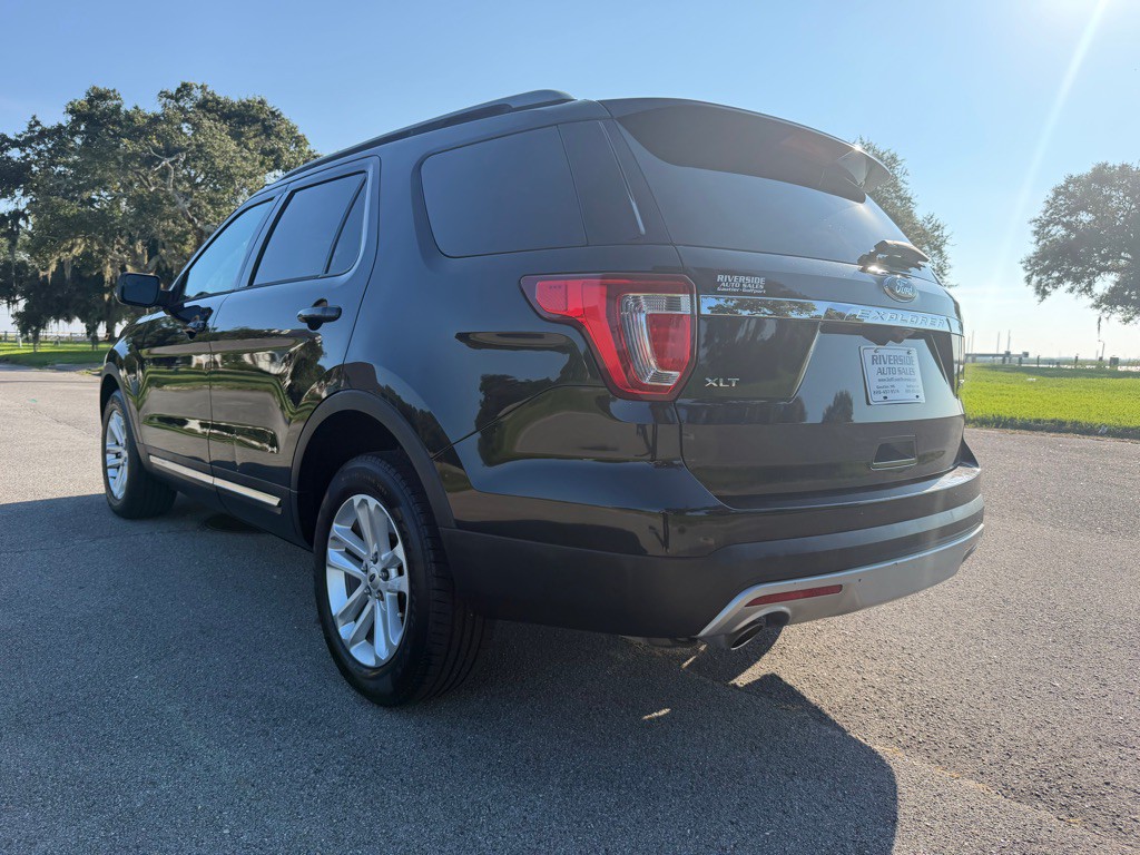 2016 Ford Explorer Image 4