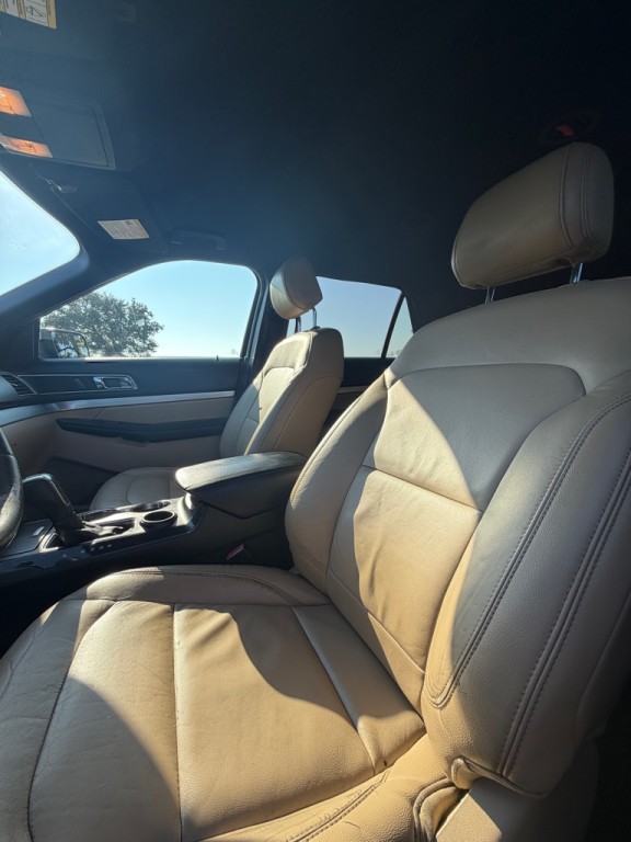 2016 Ford Explorer Image 11