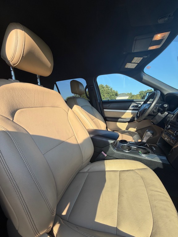 2016 Ford Explorer Image 16