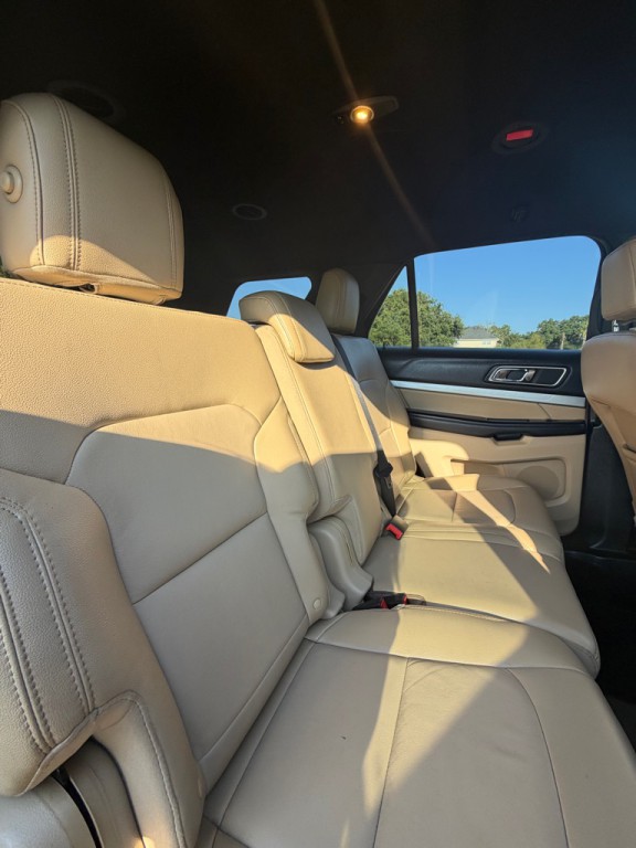 2016 Ford Explorer Image 18