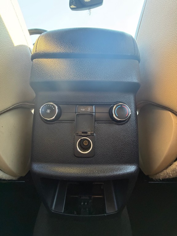 2016 Ford Explorer Image 20