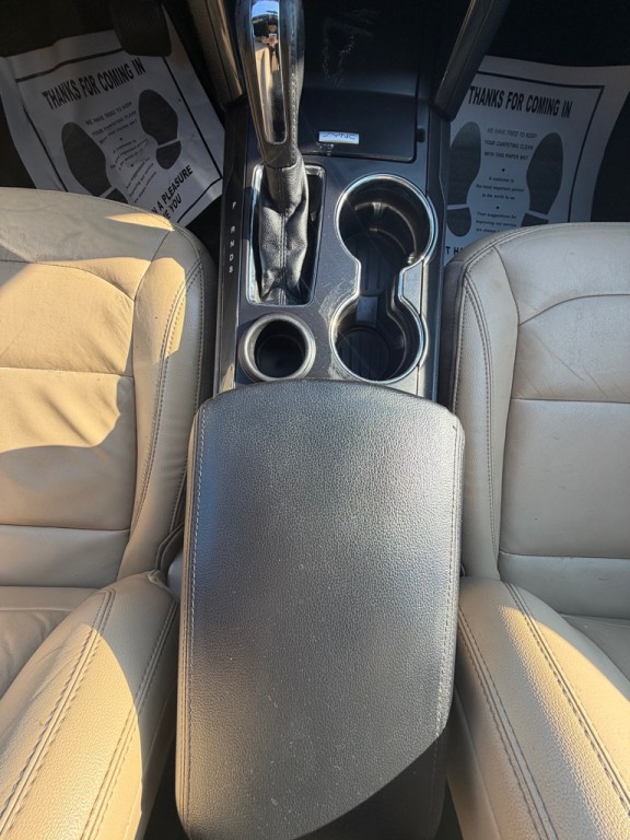 2016 Ford Explorer Image 25