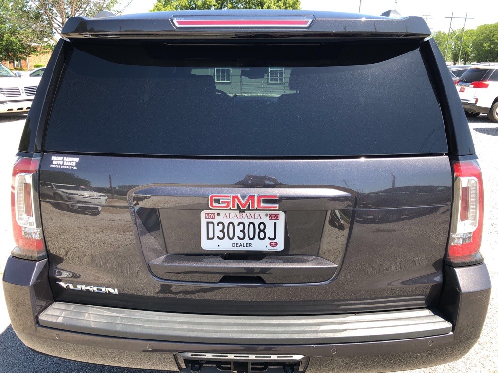 2017 GMC Yukon Image 2