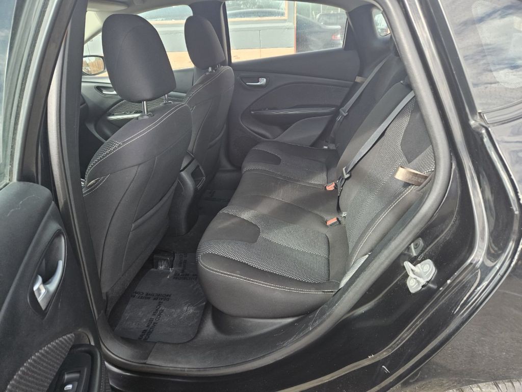 2015 Dodge Dart Image 21