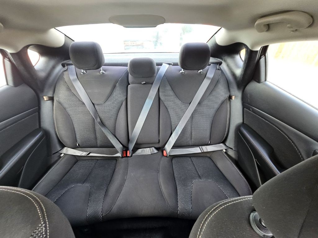 2015 Dodge Dart Image 23