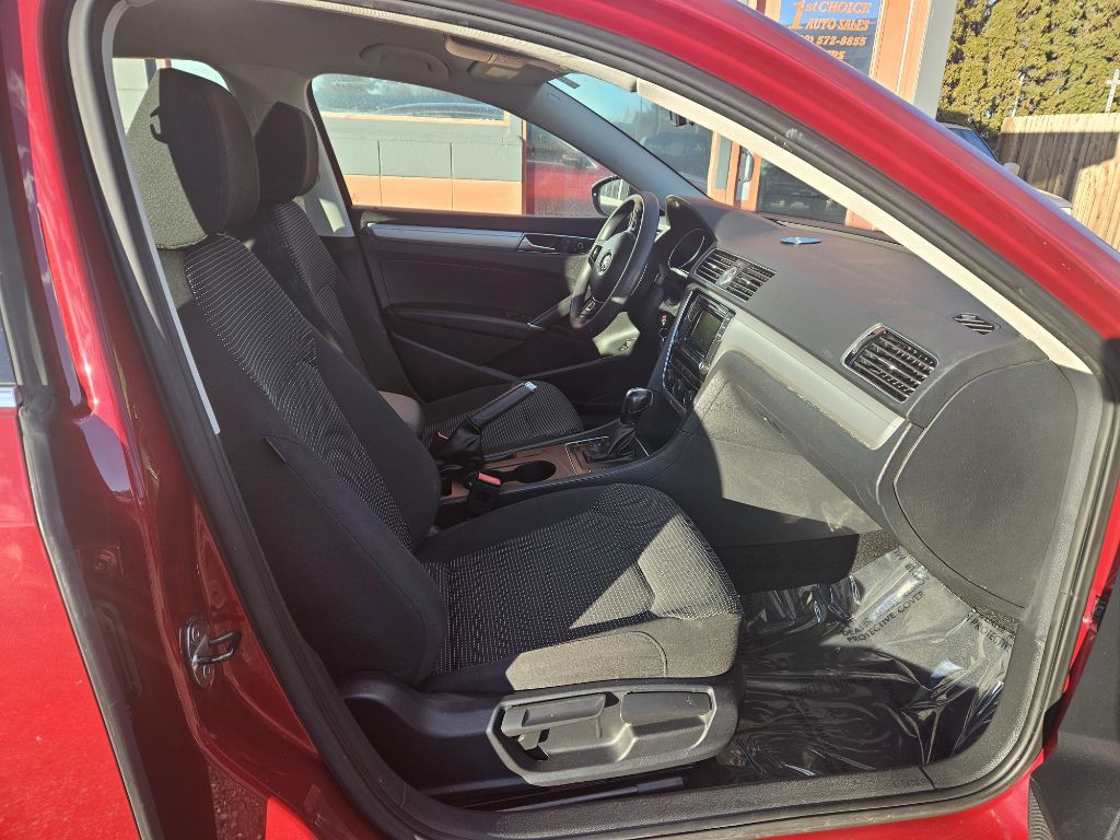 2016 Volkswagen Passat Image 10
