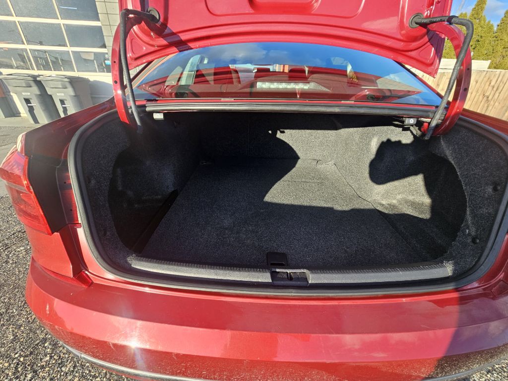 2016 Volkswagen Passat Image 13