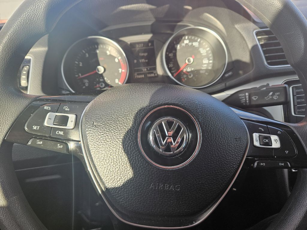 2016 Volkswagen Passat Image 31