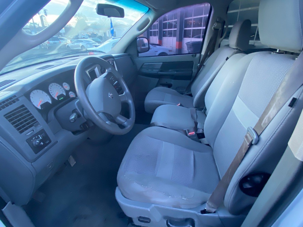 2008 Dodge Ram 1500 Image 2