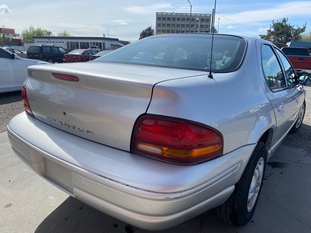 2000 Dodge Stratus Image 3