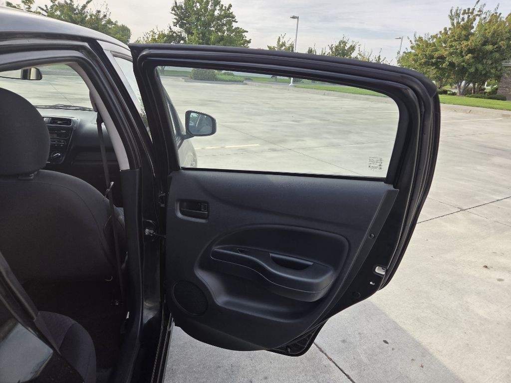 2017 Mitsubishi Mirage Image 13