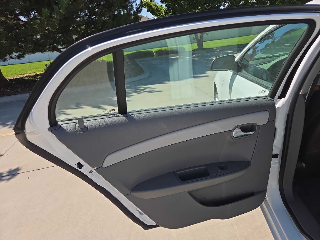 2011 Chevrolet Malibu Image 13