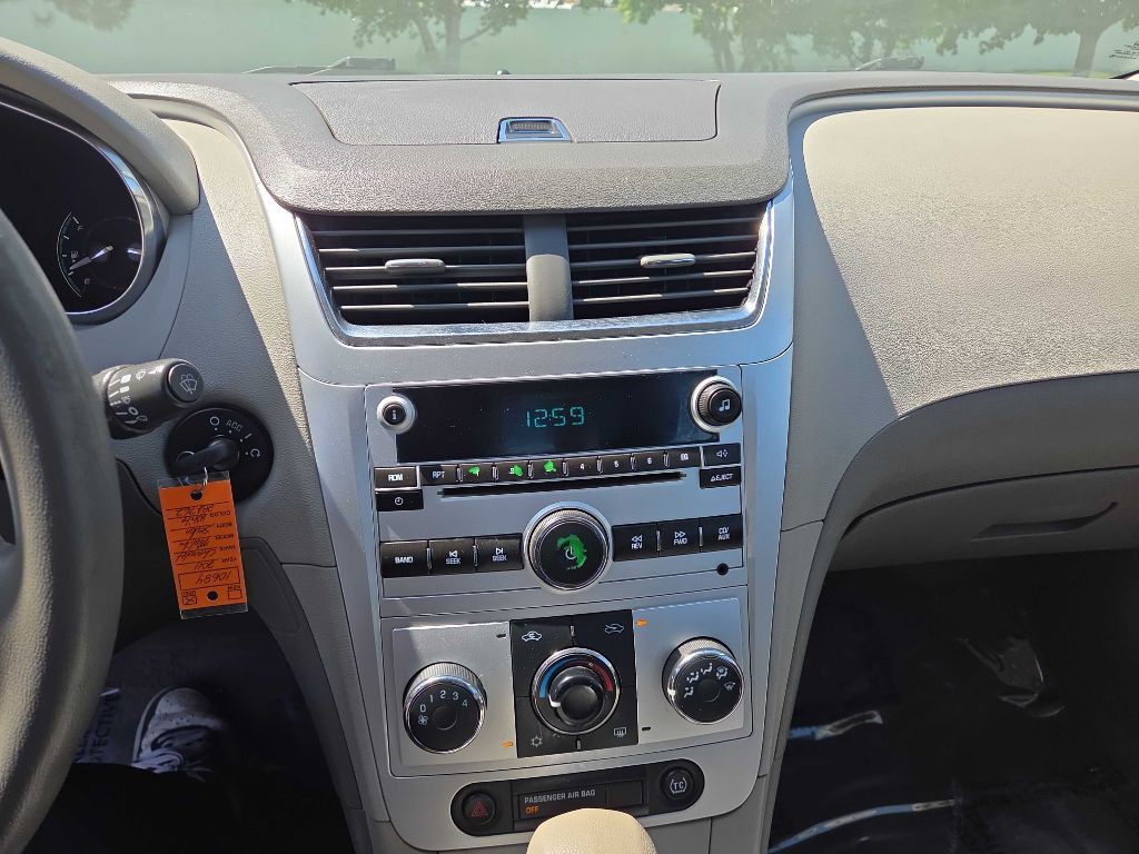 2011 Chevrolet Malibu Image 21