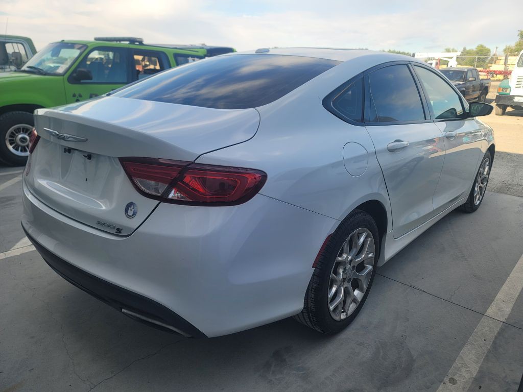 2015 Chrysler 200 Image 3