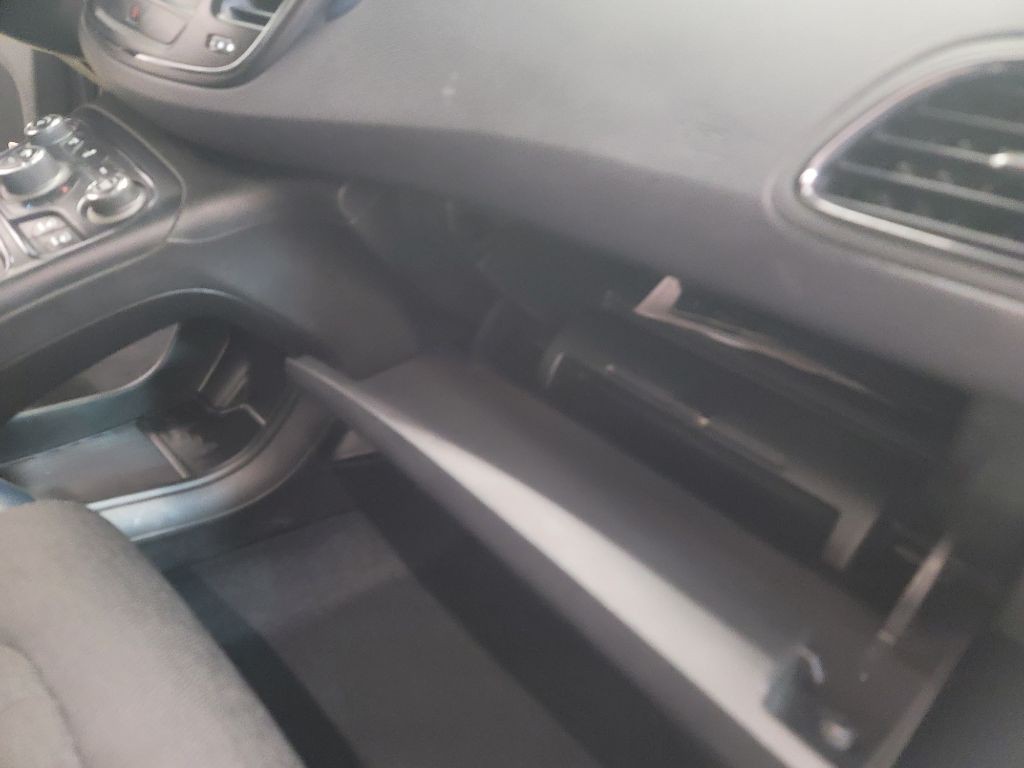 2015 Chrysler 200 Image 17