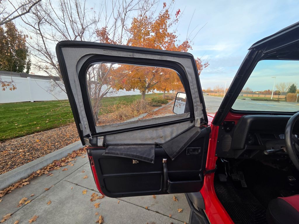 1994 Jeep Wrangler Image 14