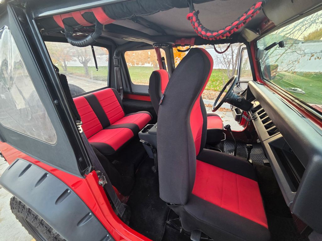 1994 Jeep Wrangler Image 25
