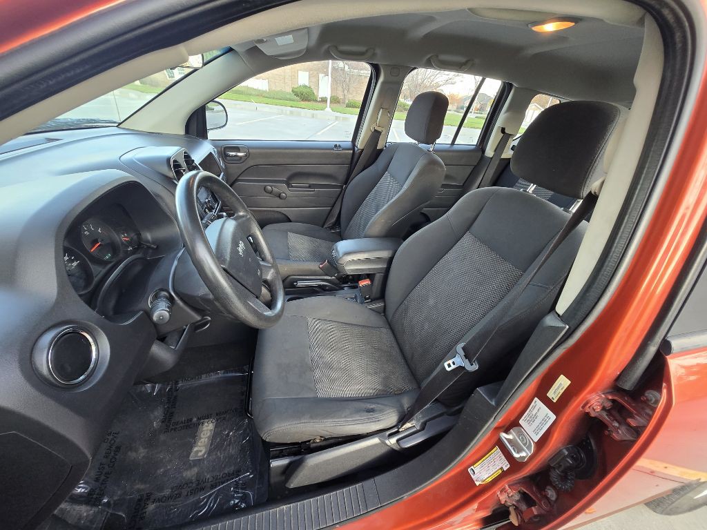 2010 Jeep Compass Image 10