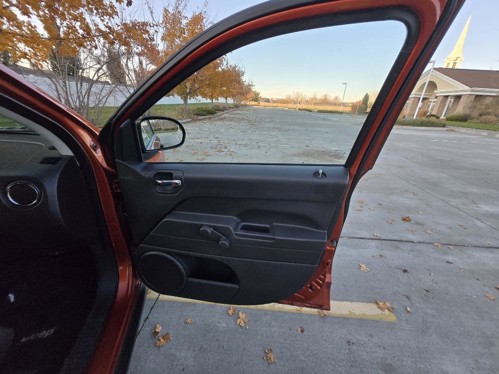 2010 Jeep Compass Image 14