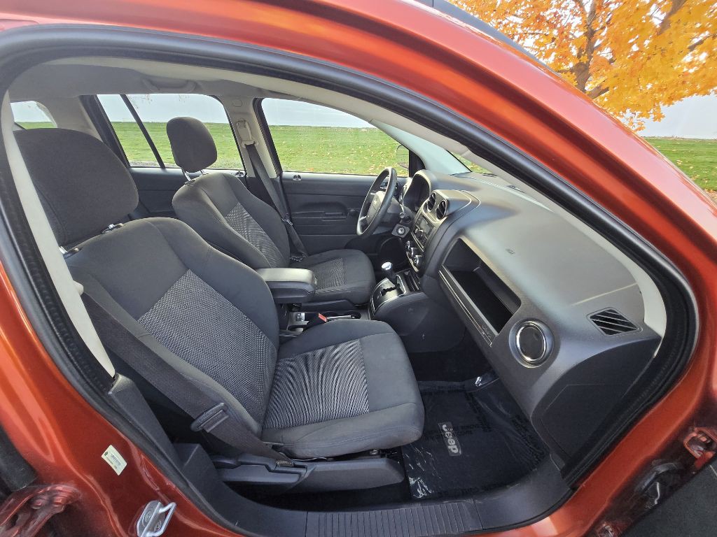 2010 Jeep Compass Image 16