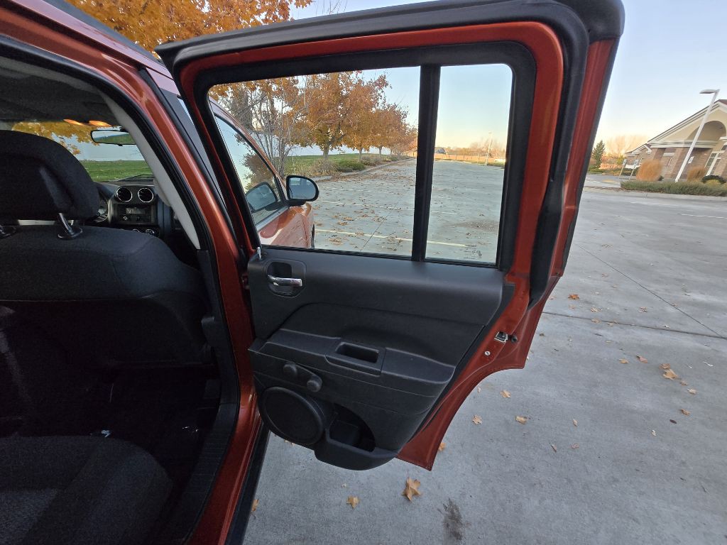 2010 Jeep Compass Image 17