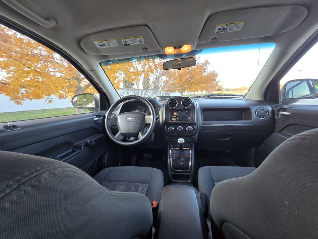 2010 Jeep Compass Image 21
