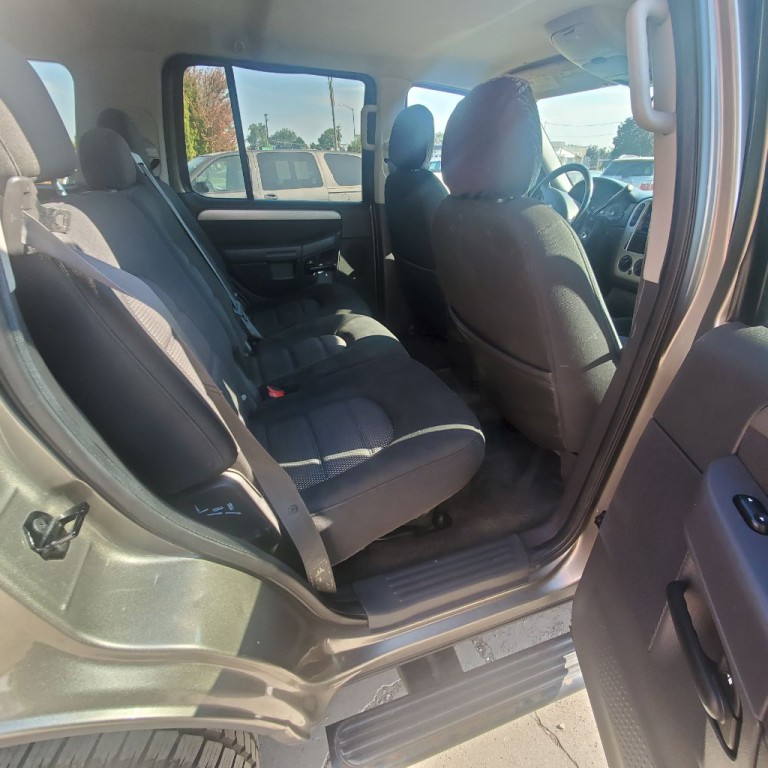 2003 Ford Explorer Image 9