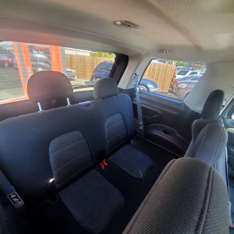 2003 Ford Explorer Image 10