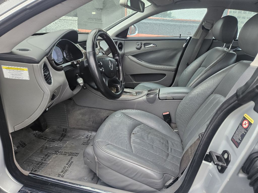 2006 Mercedes-Benz CLS-Class Image 8