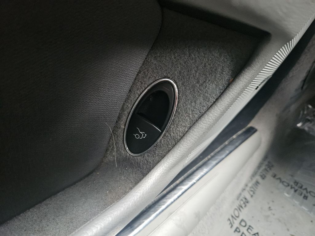 2006 Mercedes-Benz CLS-Class Image 16