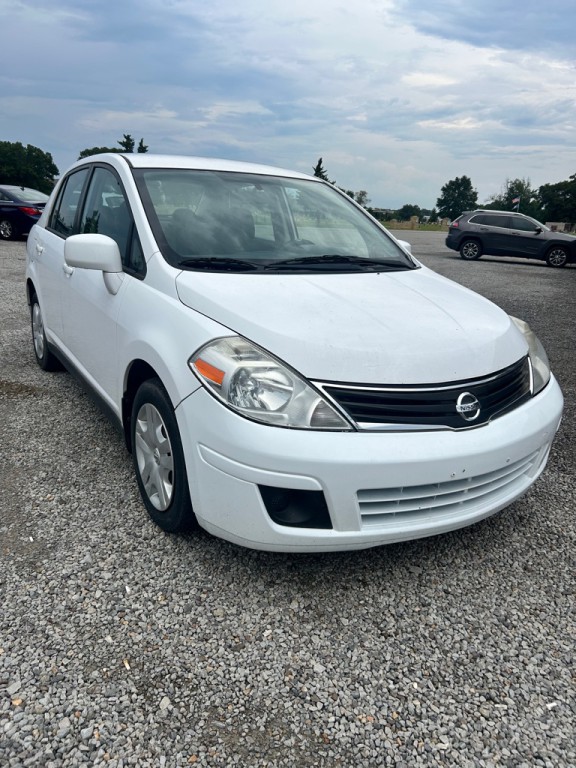 2011 Nissan Versa Image 3