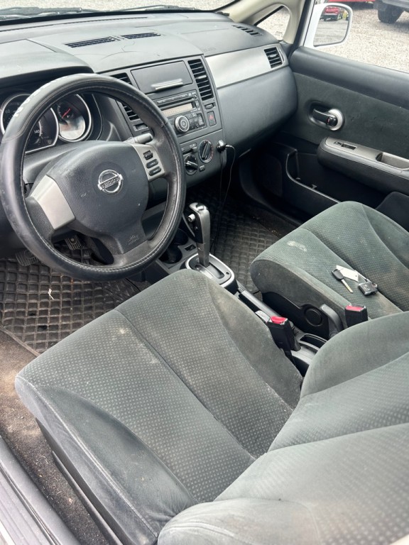 2011 Nissan Versa Image 6