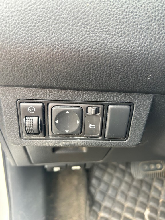 2011 Nissan Versa Image 10